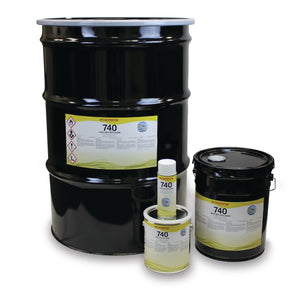 Chesterton 740 korrosionsskyddande beläggning i fyra förpackningsstorlekar med svarta och gula etiketter för långtidsskydd av metall, verktyg och maskiner.